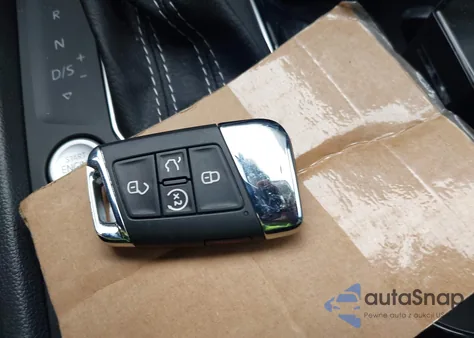 2023 Volkswagen Atlas 3.6L V6 Sel from USA, damaged, VIN 1V2BR2CA1PC557151